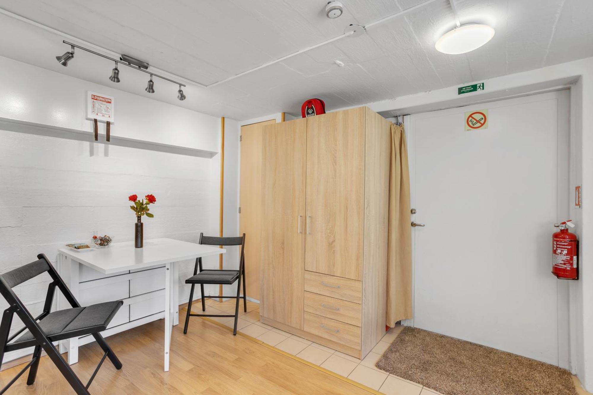 Lara Studio In Laugardalur Valley, Reykjavik Central Park And Botanical Garden, Private Entrance, Free Private Parking On Side ภายนอก รูปภาพ